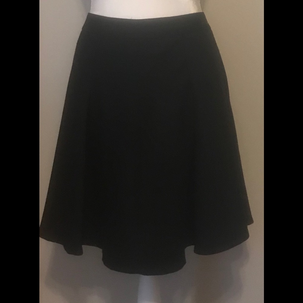 Large plete, linen look, midi skirt.